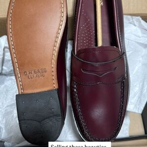 Woman’s  Burgundy Loafers